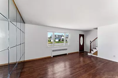 712 Park Avenue, Uniondale, NY 11553 - Photo 4