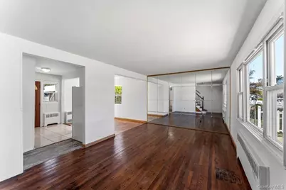 712 Park Avenue, Uniondale, NY 11553 - Photo 6