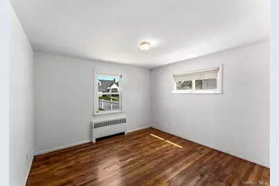 712 Park Avenue, Uniondale, NY 11553 - Photo 10