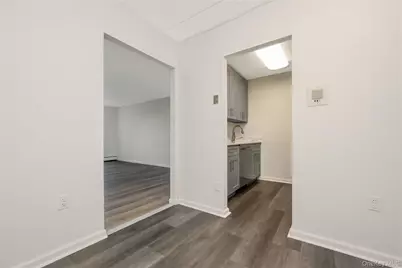 135 Post Avenue #1O, Westbury, NY 11590 - Photo 6