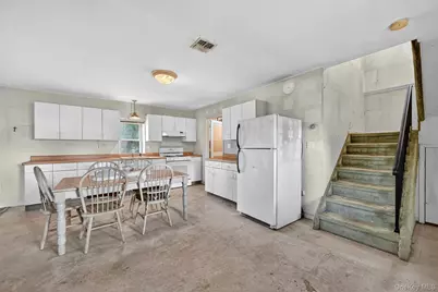 [Address not provided], Pomona, NY 10970 - Photo 18