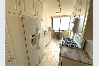 27110 Grand Central Parkway #16N, Floral Park, NY 11005 - Photo 8