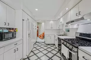 61 Southgate Rd, Valley Stream, NY 11581 - Photo 10