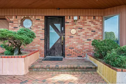 61 Southgate Road, Valley Stream, NY 11581 - Photo 4