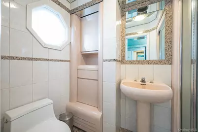 61 Southgate Road, Valley Stream, NY 11581 - Photo 18