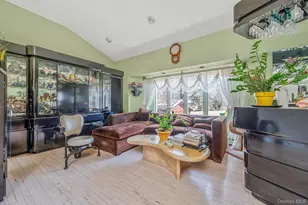 61 Southgate Rd, Valley Stream, NY 11581 - Photo 22