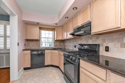 102 S Village Avenue #3B, Rockville Centre, NY 11570 - Photo 4