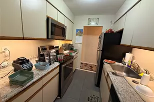 903 Towne House Village, Islandia, NY 11749 - Photo 8