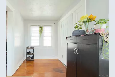 9472 199th Street, Hollis, NY 11423 - Photo 6