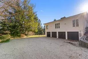 105 Cross Pond Rd, Pound Ridge, NY 10576 - Photo 46