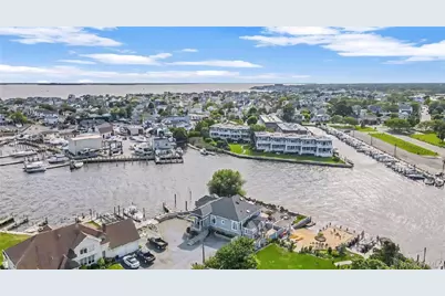 238 W Islip Road, West Islip, NY 11795 - Photo 12