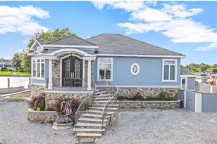 238 W Islip Rd, West Islip, NY 11795 - Photo 14