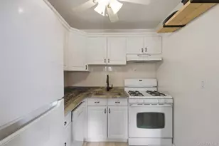 425 Tompkins Ave, Mamaroneck, NY 10543 - Photo 12