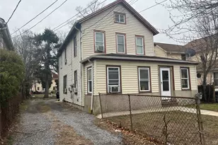 73 Raynor St, Freeport, NY 11520 - Photo 2