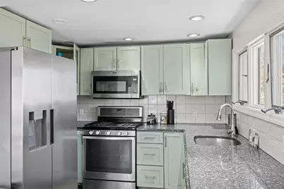 255 26th Street, Copiague, NY 11726 - Photo 10