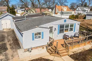 255 26th St, Copiague, NY 11726 - Photo 32