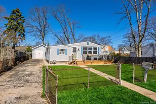 255 26th St, Copiague, NY 11726 - Photo 38