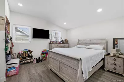 255 26th Street, Copiague, NY 11726 - Photo 22