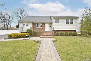 6 Patricia St, Plainview, NY 11803 - Photo 2