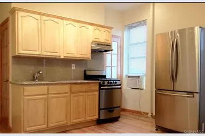 300 N 8th Street, Brooklyn, NY 11211 - Photo 2