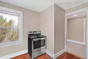 129 Bay Ave, Patchogue, NY 11772 - Photo 12