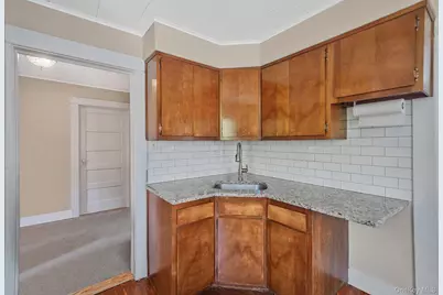 129 Bay Avenue, Patchogue, NY 11772 - Photo 10