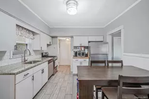 129 Bay Ave, Patchogue, NY 11772 - Photo 4