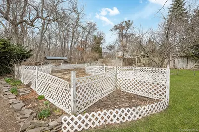50 Bayview Avenue, East Islip, NY 11730 - Photo 10