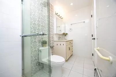 22447 76th Road, Oakland Gardens, NY 11364 - Photo 34