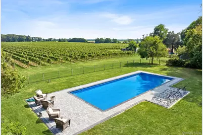 2600 Oregon Road, Mattituck, NY 11952 - Photo 2