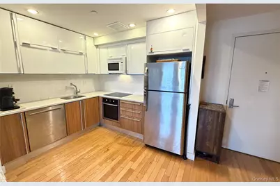 31-35 31st Street #516, Astoria, NY 11106 - Photo 4