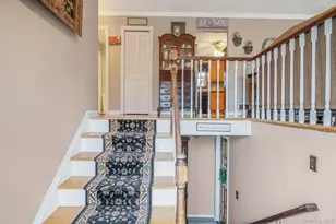 27 Spencer Way, Kings Park, NY 11754 - Photo 4