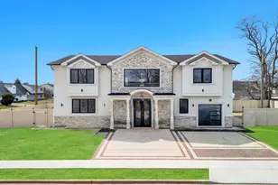 36 Jupiter Ln, Levittown, NY 11756 - Photo 16