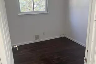 383 Locust St, Central Islip, NY 11722 - Photo 6