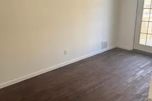 383 Locust St, Central Islip, NY 11722 - Photo 8