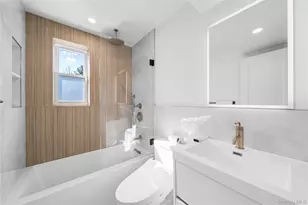 68-21 Cloverdale Ln, Bayside, NY 11364 - Photo 12