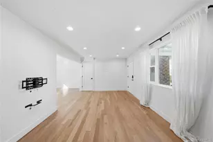 68-21 Cloverdale Ln, Bayside, NY 11364 - Photo 6