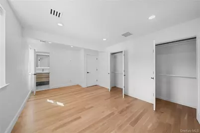 6821 Cloverdale Lane, Bayside, NY 11364 - Photo 18