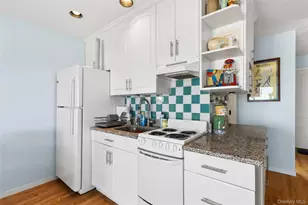 16 Navy Rd, Montauk, NY 11954 - Photo 10