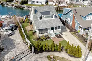 62 W 1st St, Freeport, NY 11520 - Photo 4