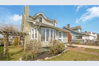 62 W 1st Street, Freeport, NY 11520 - Photo 4