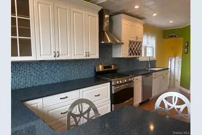 62 W 1st Street, Freeport, NY 11520 - Photo 20
