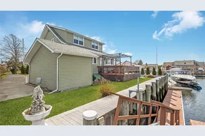 62 W 1st Street, Freeport, NY 11520 - Photo 6