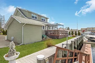 62 W 1st St, Freeport, NY 11520 - Photo 6