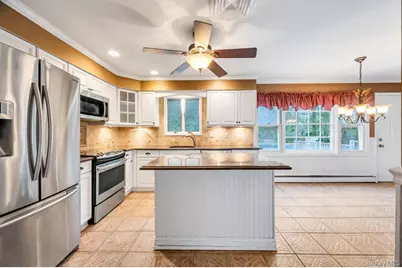 330 Edgewood Avenue, Smithtown, NY 11787 - Photo 16