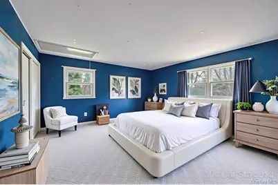 330 Edgewood Avenue, Smithtown, NY 11787 - Photo 20