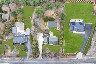 330 Edgewood Ave, Smithtown, NY 11787 - Photo 4