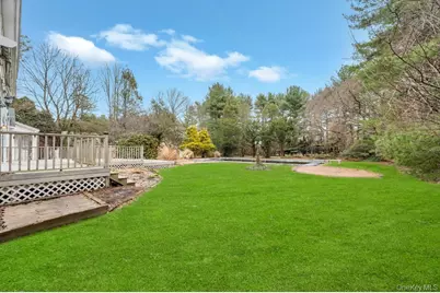 330 Edgewood Avenue, Smithtown, NY 11787 - Photo 38