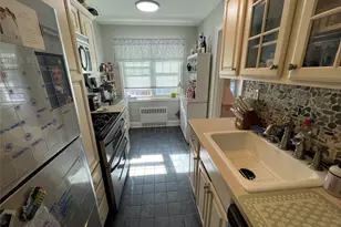 43 N Forest Ave, Rockville Centre, NY 11570 - Photo 14