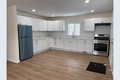 51 Oak Drive, Riverhead, NY 11901 - Photo 4